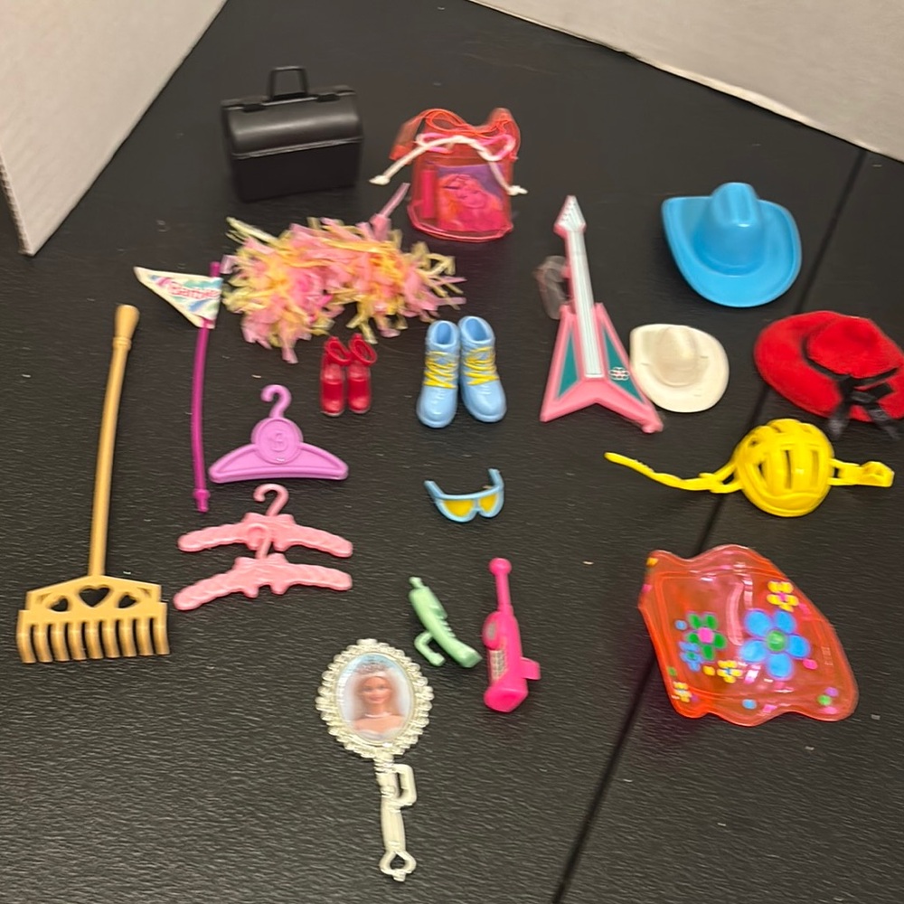 Barbie Colorful Toy Accessory Set